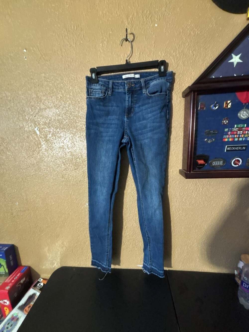 American Rag Cie Mid Rise Cropped Skinny Jeans